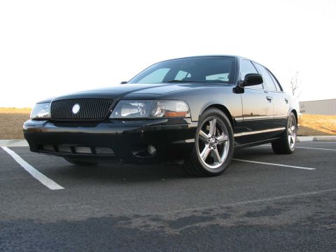 2003 Mercury Marauder - Excellent pic for wallpaper.