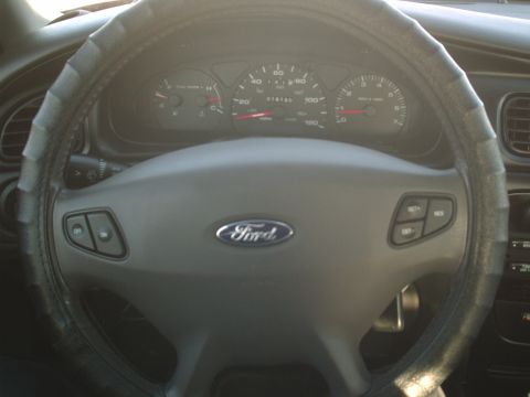 2000 Ford Taurus photo