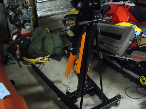 1975 Chevrolet Corvette - The new engine hoist