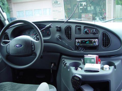 2003 Ford E350 photo