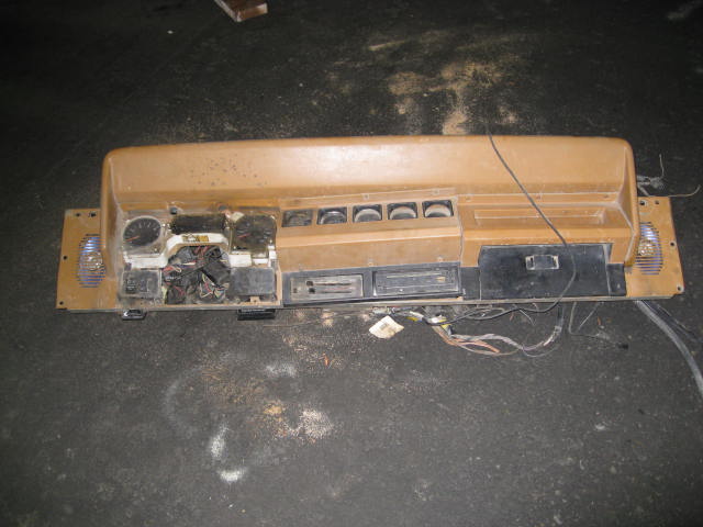 1994 Jeep YJ dashboard assembly with gauges and wiring