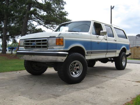 1995 Ford C-350 (Centurion Conversions) - This modified Ford Bronco Centurion features a two-tone paint scheme and raised suspension.