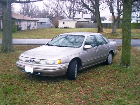 1995 Ford Taurus photo