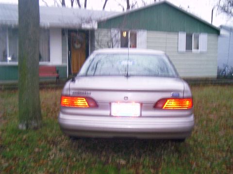1995 Ford Taurus photo
