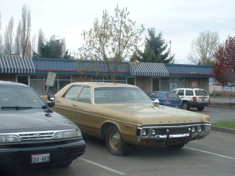 1987 Ford Crown Victoria LTD - This 1973 Ford sedan does not match the 1987 Ford Crown Victoria LTD claim.