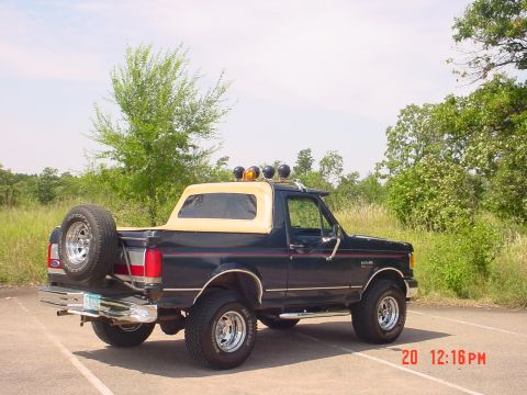 1988 Ford Bronco - the bronco's new top. EYE CATCHER