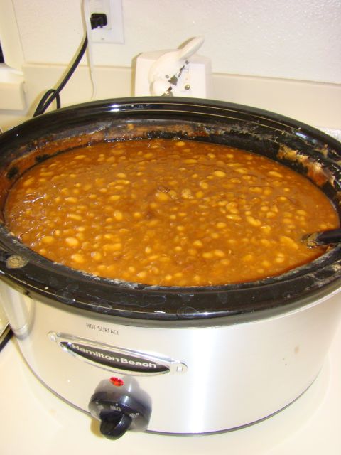 1986 Ford Bronco - A Hamilton Beach slow cooker is filled to the brim with a hearty portion of baked beans.