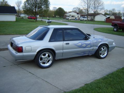 1991 Ford Mustang photo