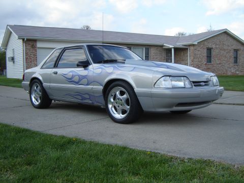 1991 Ford Mustang photo