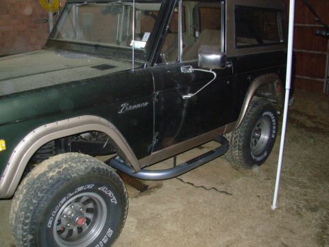 1975 Ford Bronco - Oh my sore thumbs...