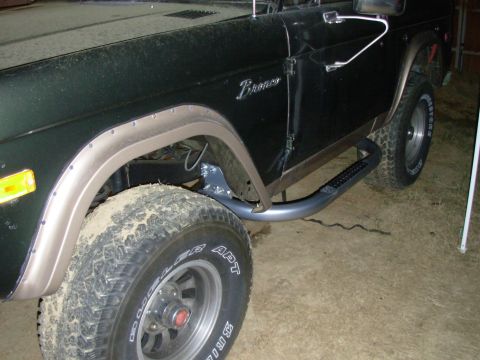 1975 Ford Bronco - Oh my sore thumbs...