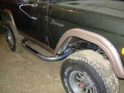 1975 Ford Bronco - Oh my sore thumbs...