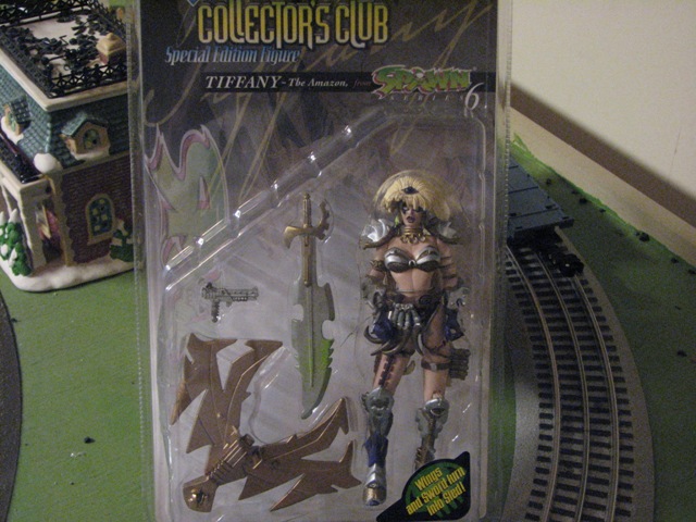 Tiffany - The Amazon action figure in packaging with sword and gun accessories