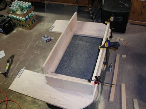1988 Ford Crown Victoria LTD - Putting sides under the "floor"