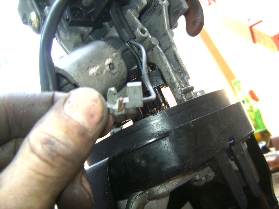 96 non cruise, non airbag column; mystery connection