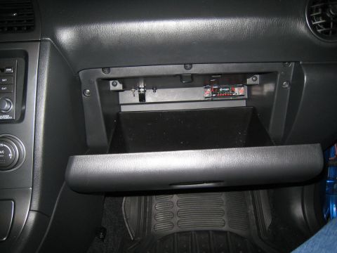 2007 Subaru Impreza - Glovebox mounted controller