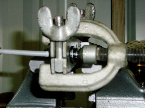 1984 Ford Bronco - Tighten until adapter bottoms out on clamp