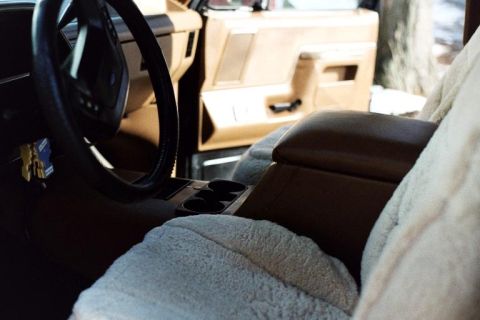 1990 Ford Bronco - passengers interior shot of custom center console built by me (17 yr old) bad pic.