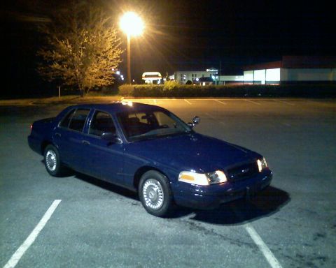 2001 Ford Crown Victoria photo