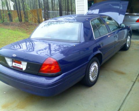 2001 Ford Crown Victoria photo