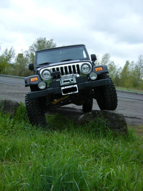 2005 Jeep Wrangler - With the sway bar connected.