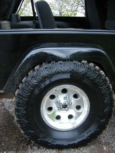 2005 Jeep Wrangler - Yeah baby... It's on the tub as well..lol