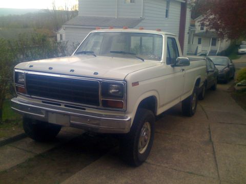 1984 Ford F-250 - 1984 F250 with 80 grille and hood