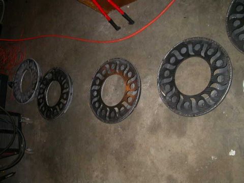 1990 Ford Bronco - Rock rings welded onto outer wheel halves.