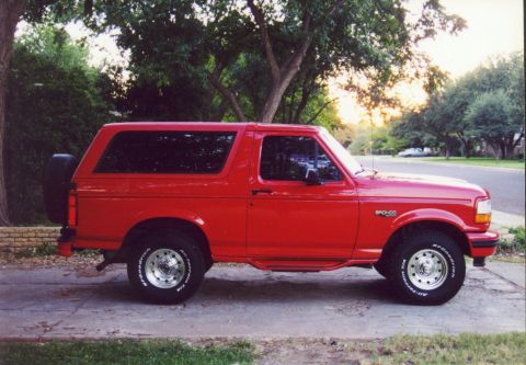 1995 Ford Bronco - All it needs is a hill to climb