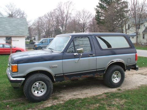 1990 Ford Bronco - The 33's and damn rust...