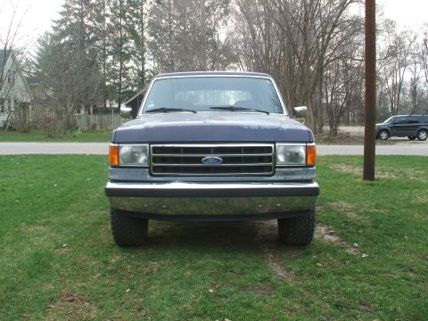 1990 Ford Bronco - Front view...spring 2008 with the 33's...