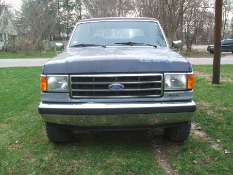 1990 Ford Bronco - Close up front. Spring 2008 w/the 33's...