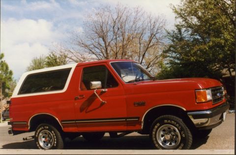1989 Ford Bronco - Another curb shot
