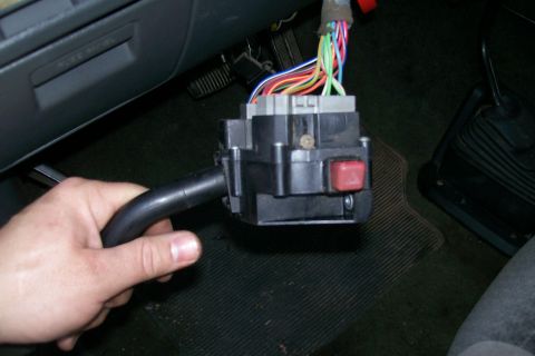 1992 Ford C-350 (Centurion Conversions) - Found why the blinkers weren't working, lose connection because the clip that holds the wire bung on was broke, there's a screw in that pic…