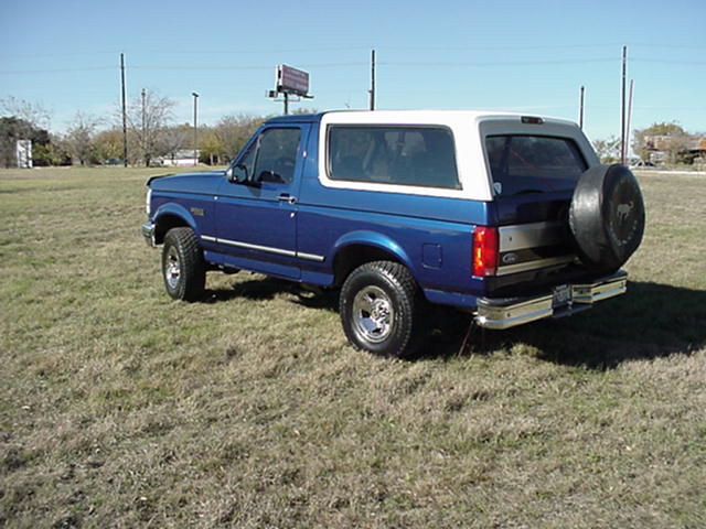 1996 Ford Bronco “BlueHolio”