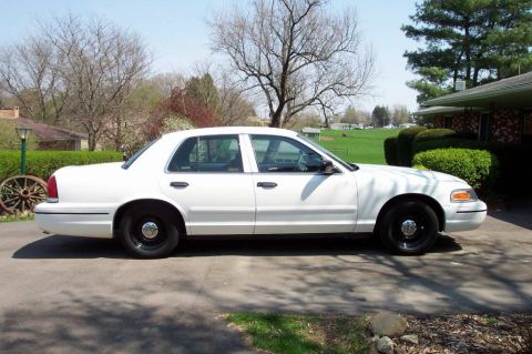 1999 Ford Crown Victoria - Side Shot