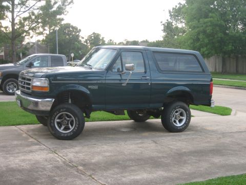1994 Ford Bronco - Ready and waiting for the Swampers.