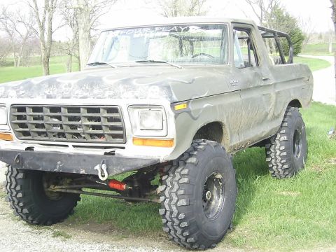 1978 Ford Bronco - This modified 1978 Ford Bronco features oversized off-road tires and a custom front bumper.