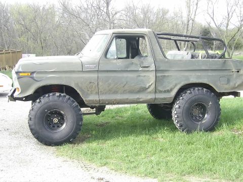 1978 Ford Bronco - This 1978 Ford Bronco is equipped with large off-road tires and a roll cage.