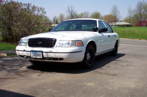 1999 Ford Crown Victoria photo