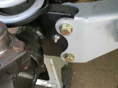 1990 Ford Bronco - Makes a nice mount for the AN3 flex lines to the caliper.