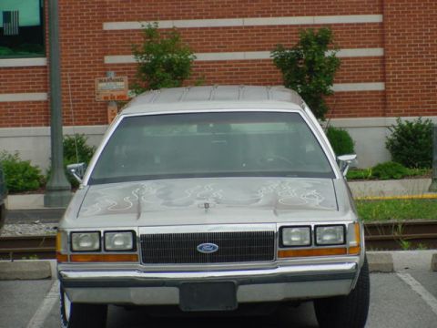 1998 Ford Crown Victoria - This Ford Crown Victoria has a distinctive grille and headlight design, suggesting an earlier model year than claimed.