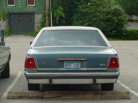 1998 Ford Crown Victoria photo