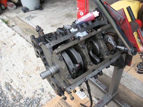 1991 Mitsubishi 3000GT - torquing down rod caps...