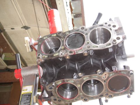 1991 Mitsubishi 3000GT - pistons re-installed.... . you can see the fresh hone on the block