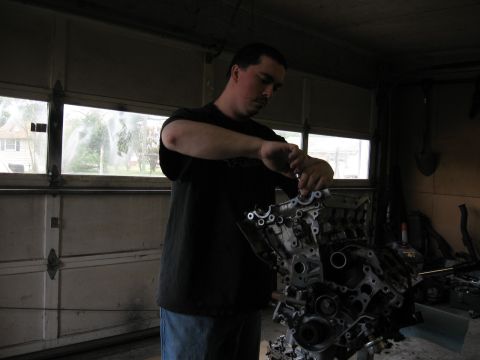 1991 Mitsubishi 3000GT - checking the torque on the head bolts