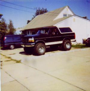 1981 Ford Bronco - This black Ford Bronco with white trim appears to be a 1992 model, not the 1981 listed in the registry.