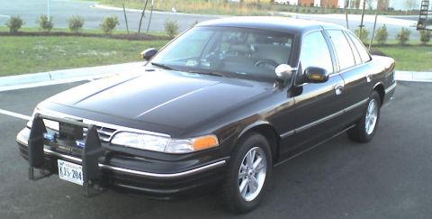 1996 Ford Crown Victoria photo