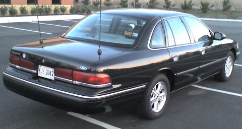 1996 Ford Crown Victoria photo