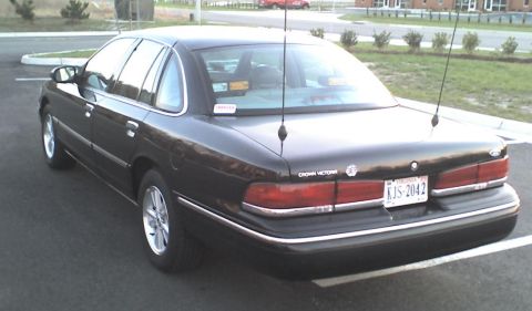 1996 Ford Crown Victoria photo
